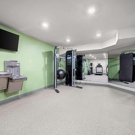 Woodspring Suites Dearborn Detroit エクステリア 写真