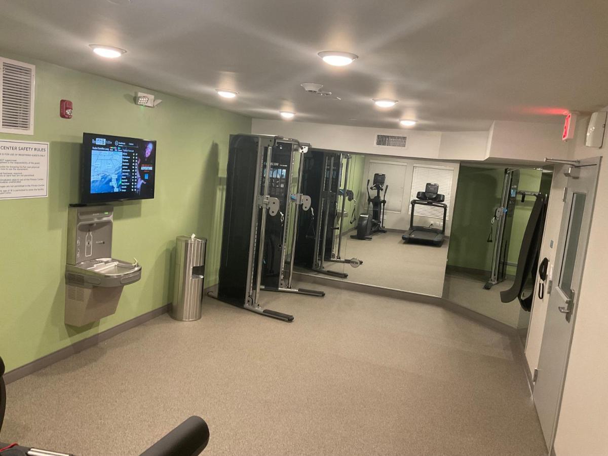 Woodspring Suites Dearborn Detroit エクステリア 写真