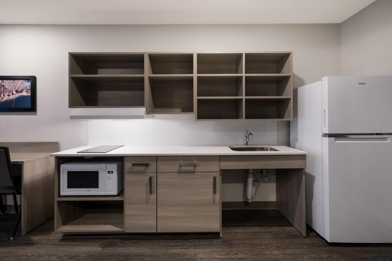 Woodspring Suites Dearborn Detroit エクステリア 写真