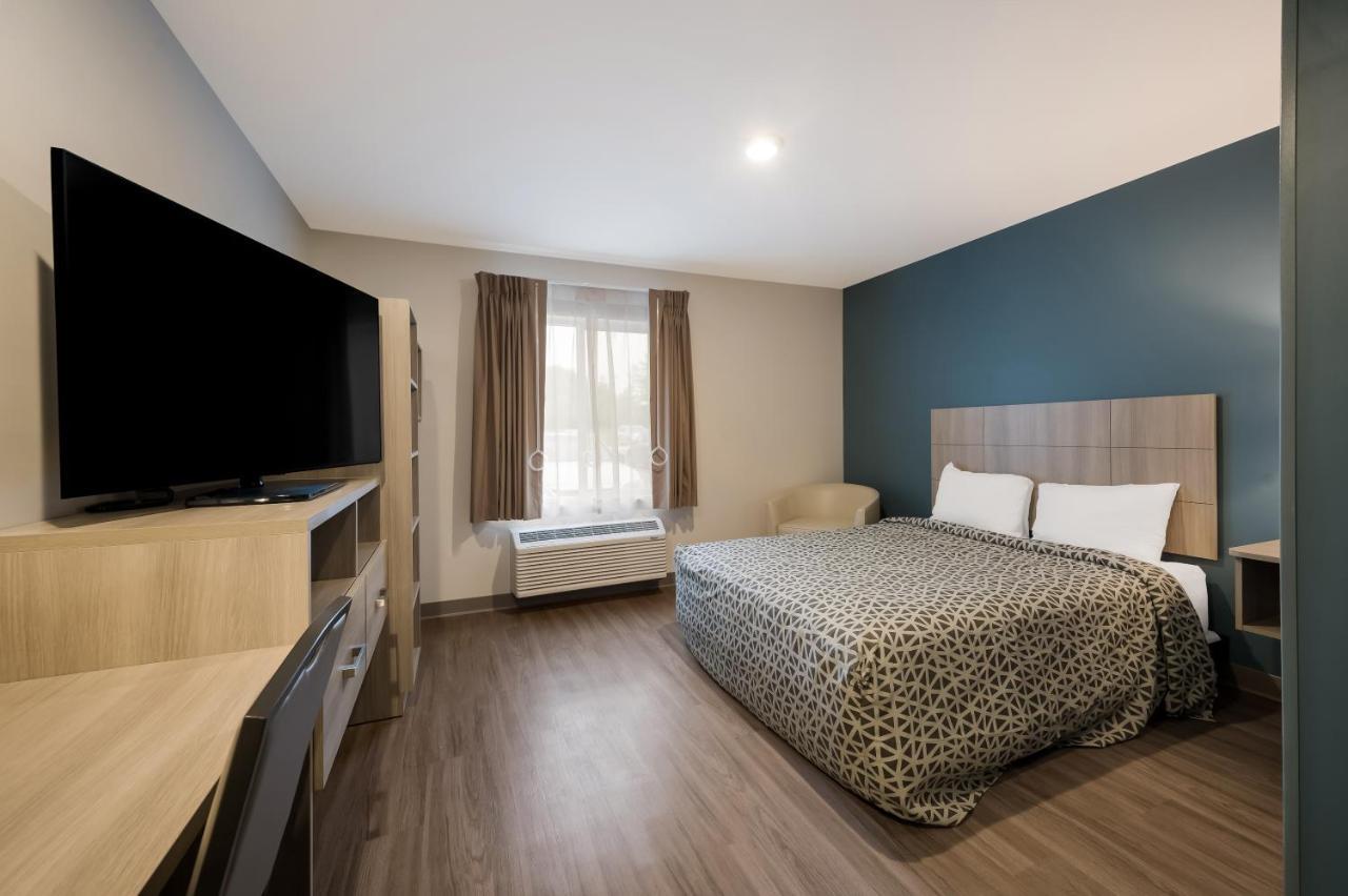 Woodspring Suites Dearborn Detroit エクステリア 写真