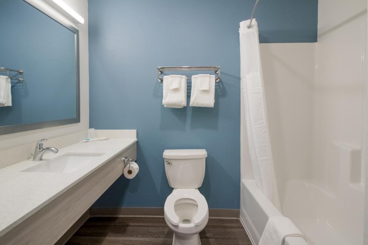 Woodspring Suites Dearborn Detroit エクステリア 写真