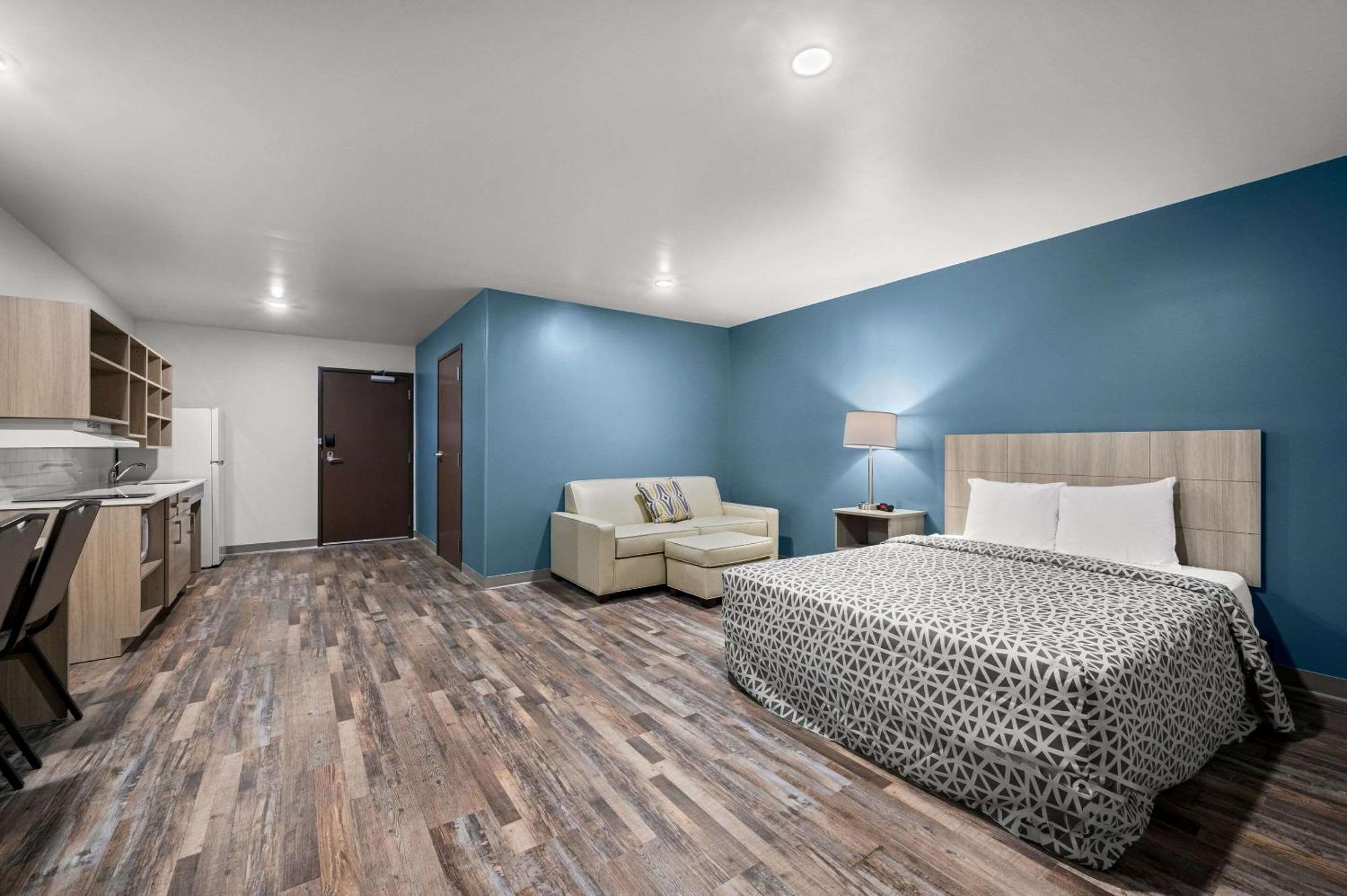 Woodspring Suites Dearborn Detroit エクステリア 写真