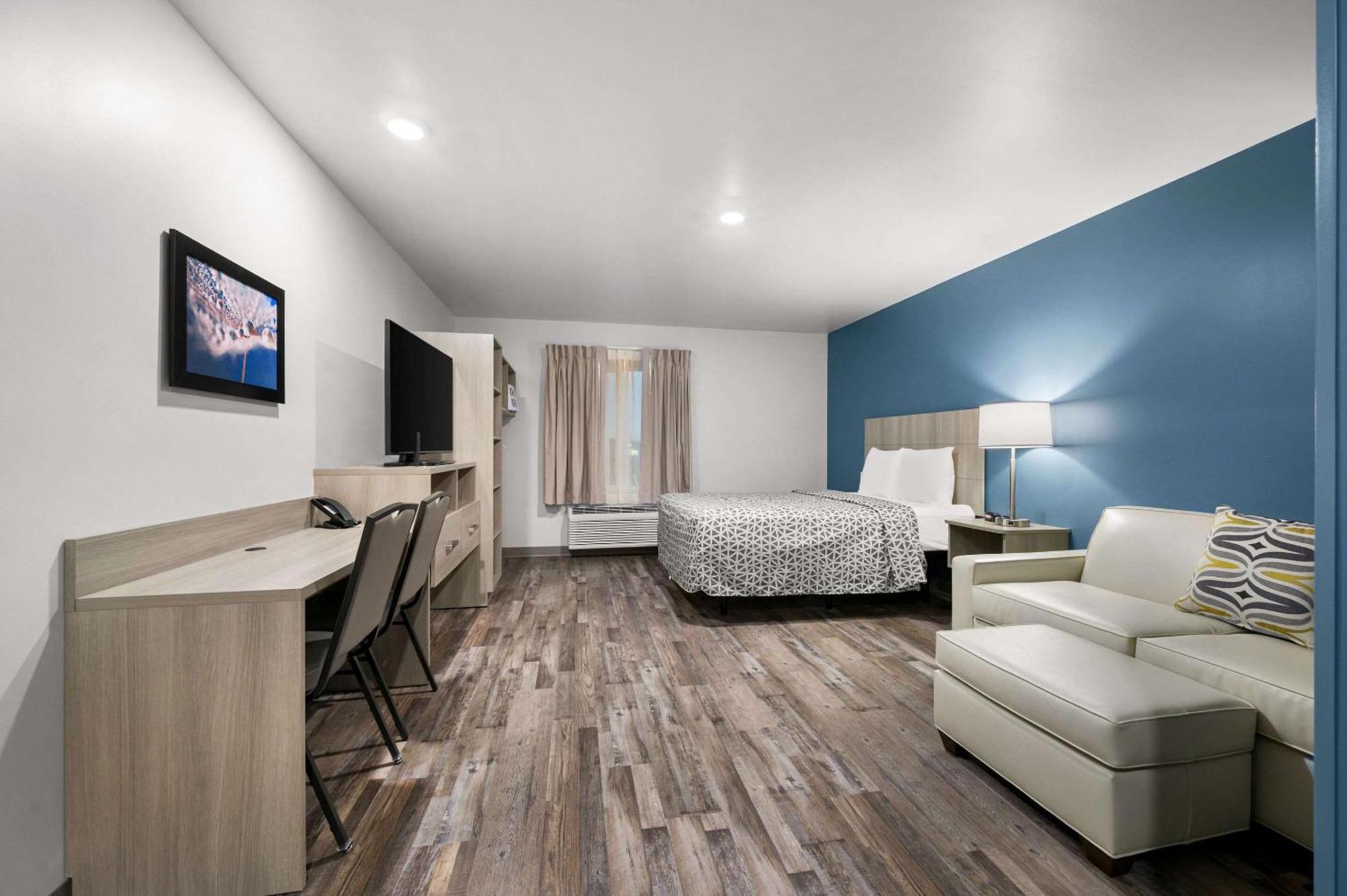 Woodspring Suites Dearborn Detroit エクステリア 写真