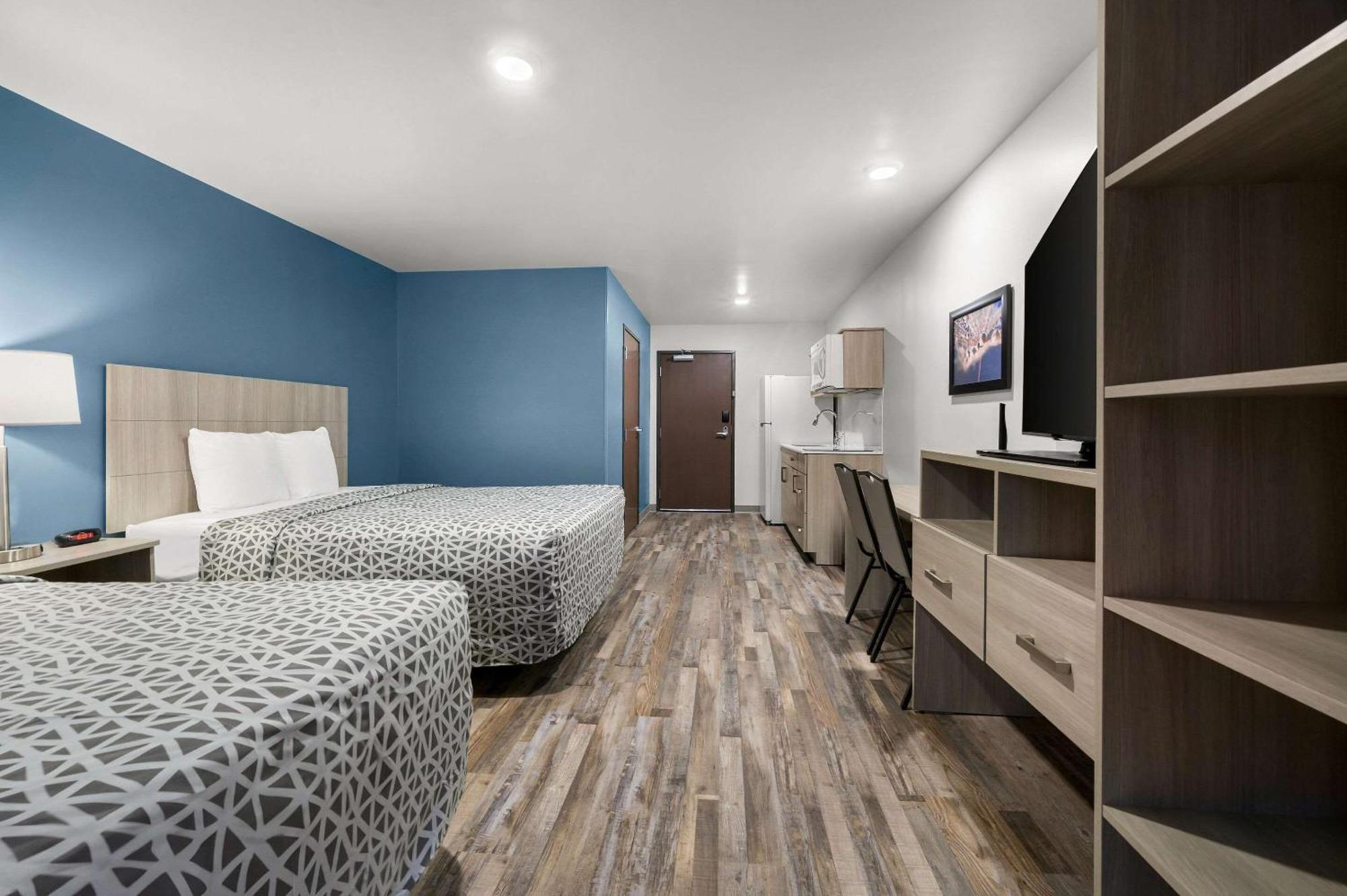 Woodspring Suites Dearborn Detroit エクステリア 写真