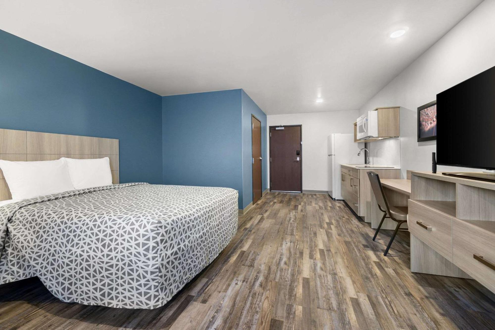 Woodspring Suites Dearborn Detroit エクステリア 写真