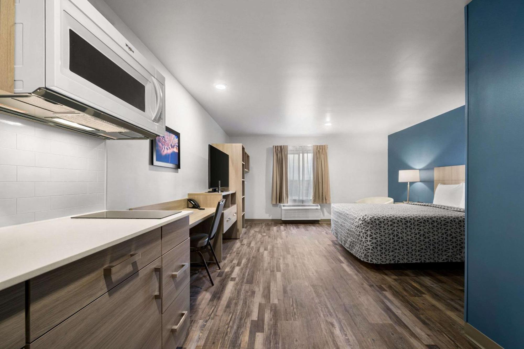 Woodspring Suites Dearborn Detroit エクステリア 写真