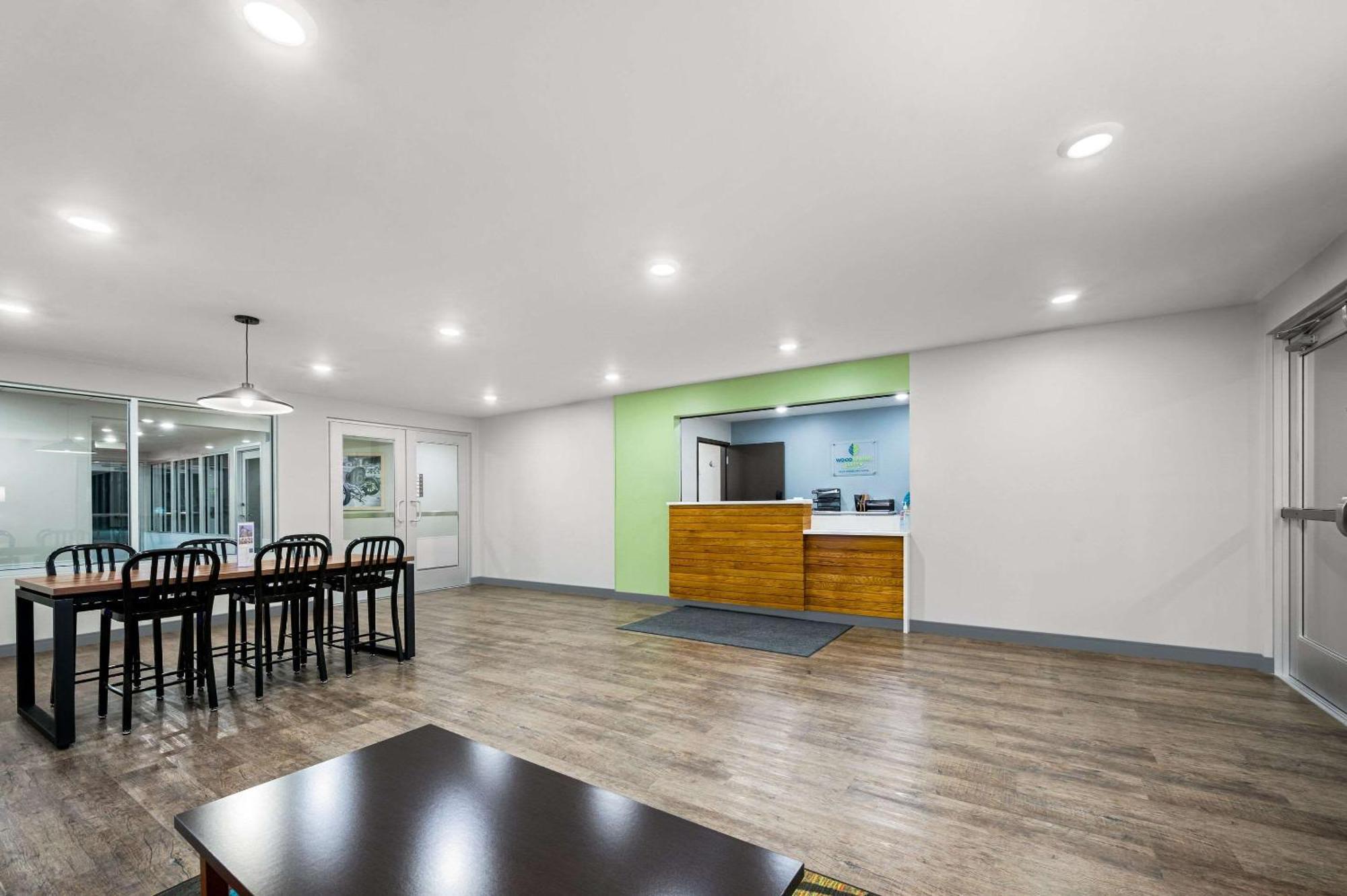 Woodspring Suites Dearborn Detroit エクステリア 写真