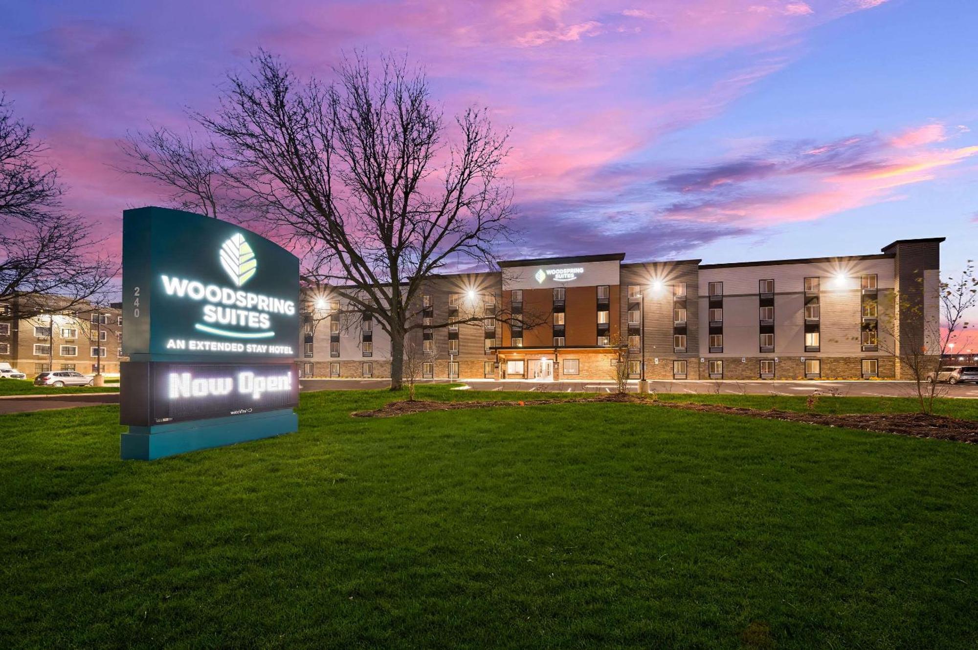 Woodspring Suites Dearborn Detroit エクステリア 写真