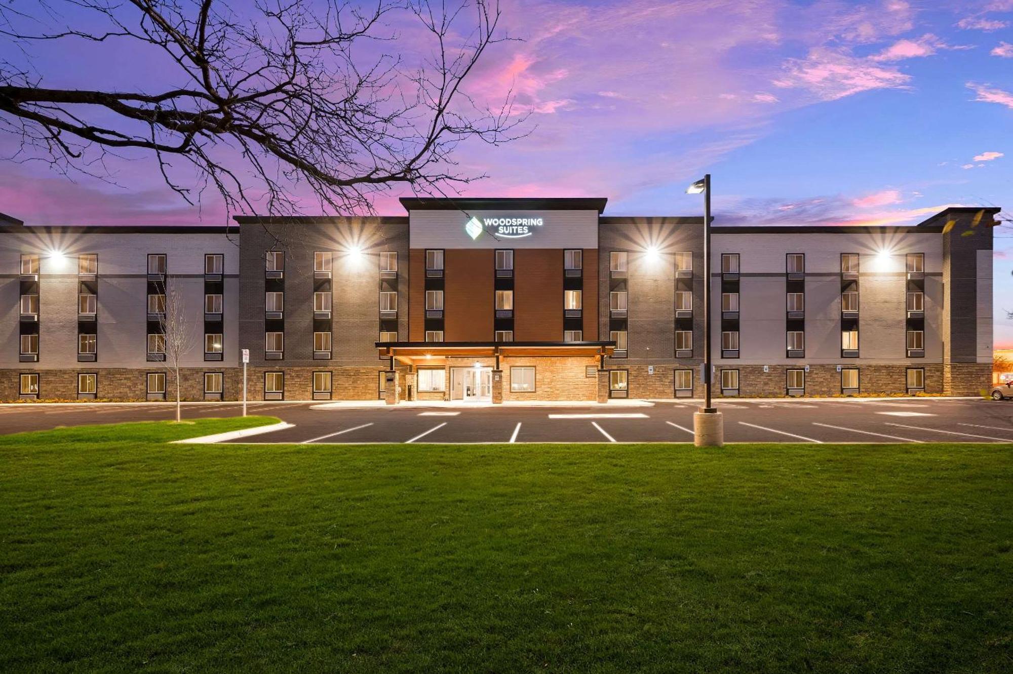 Woodspring Suites Dearborn Detroit エクステリア 写真
