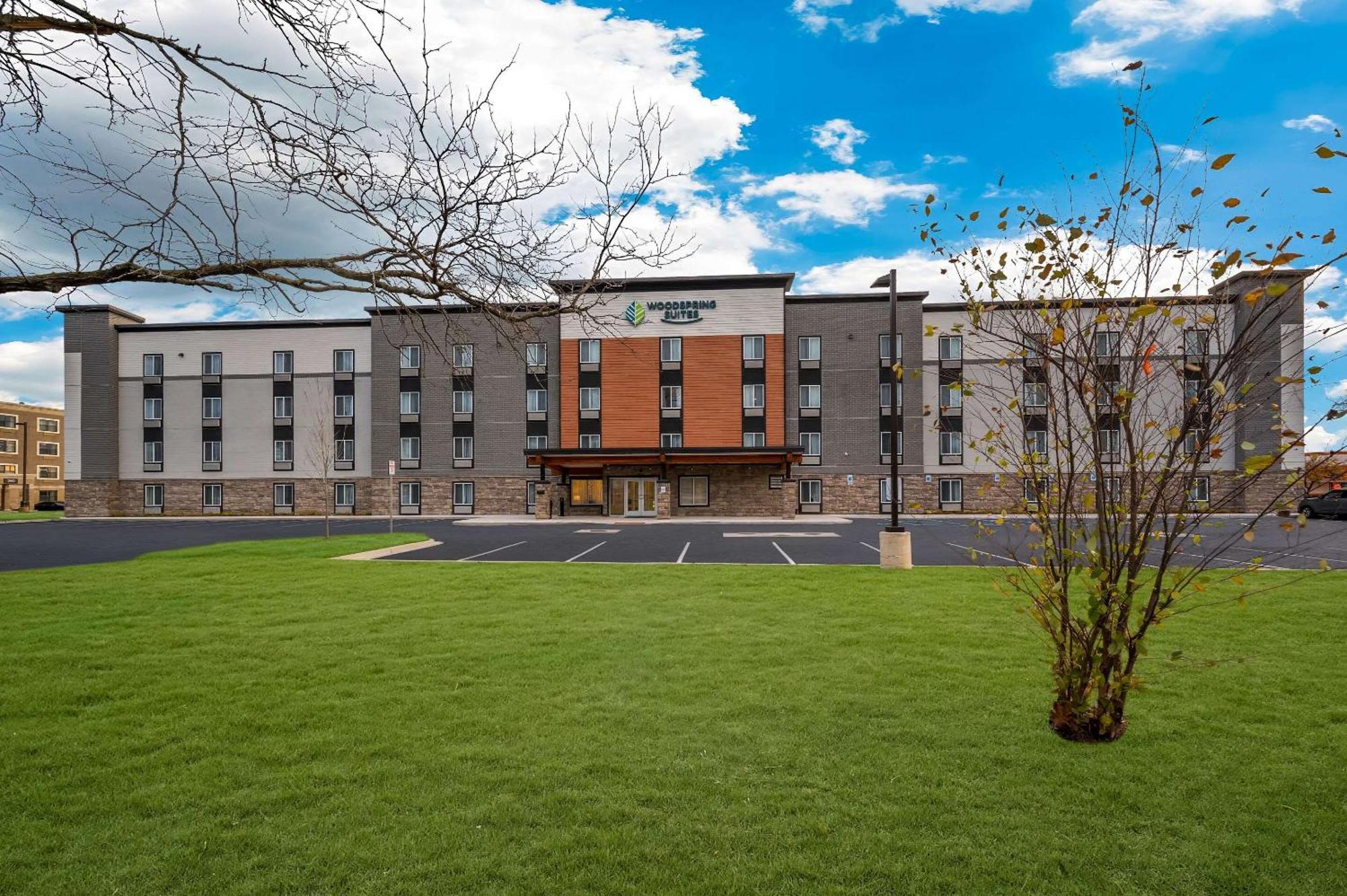 Woodspring Suites Dearborn Detroit エクステリア 写真